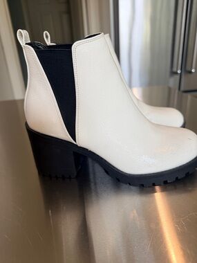 Dirty laundry White Chelsea Ankle Boots for Women - Chunky Heel